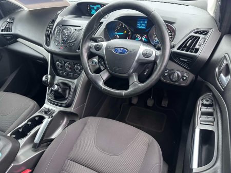 2015 Ford Kuga 4SEATS Commercial €5,950 thumbnail