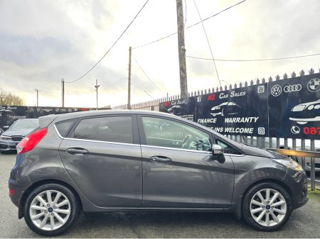 2016 Ford Fiesta - thumbnail 12