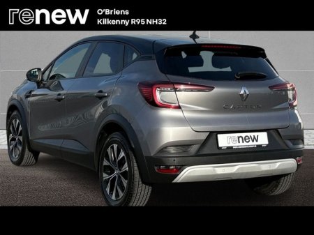 2023 Renault Captur - view 3
