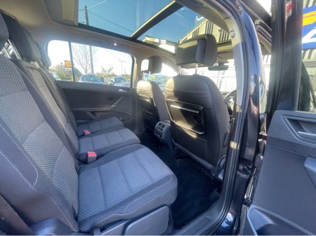 2016 Volkswagen Touran CL BLUEMOTION 2.0 TDI MANUAL 6SPEED FWD 150 5DR €13,950 thumbnail