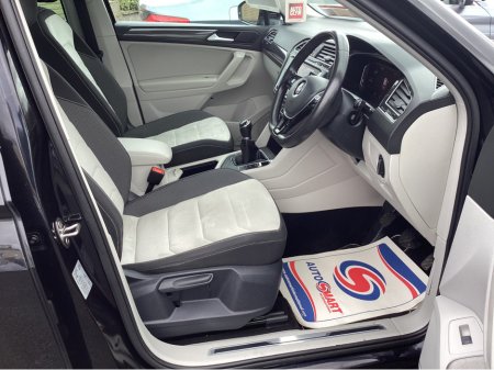 2019 Volkswagen Tiguan - thumbnail 10