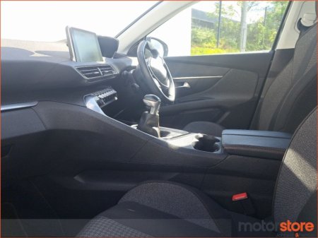 2020 Peugeot 3008 - thumbnail 3