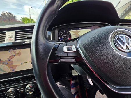 2020 Volkswagen Golf 1.4 FULL LEATHER SEATS ELECTRIC MEMORY SEATS  NAVI VIRTUAL CLOCKS ANDROID AUTO CARPLAY BLIND SPOT REAR TRAFFIC ASSIST ROAD SIGN RECOGNIZING  LANE ASSIST LOW TAX BAND €22,950 thumbnail