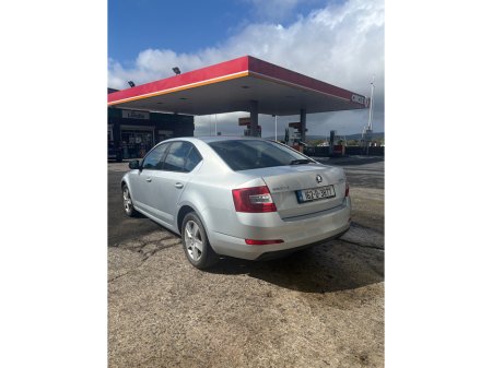 2016 Skoda Octavia - thumbnail 8