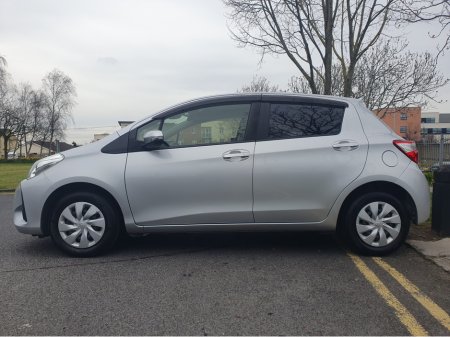 2018 Toyota Yaris - thumbnail 8