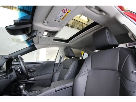 2020 Lexus ES 300 H 2.5 ES CVT 215BHP €30,899 thumbnail