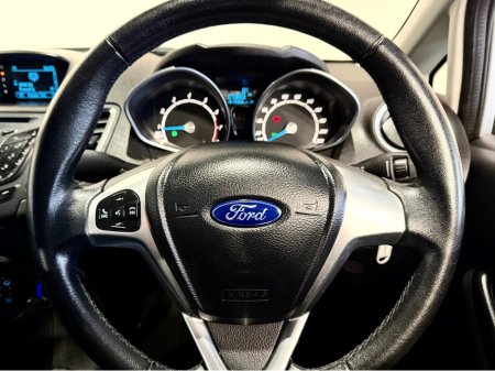 2014 Ford Fiesta ZETEC 1.25 60PS M5 4DR MCA €8,990 thumbnail