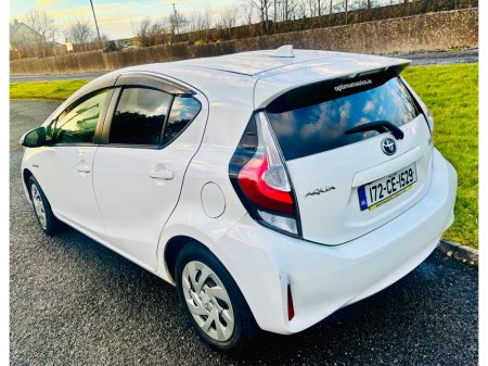 2017 Toyota Aqua 1.8 Hybrid €8,500 thumbnail