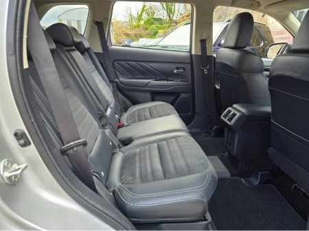 2019 Mitsubishi Outlander - thumbnail 15