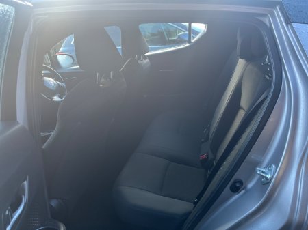 2018 Toyota C-HR 1.8 HYBRID LUNA €18,450 thumbnail