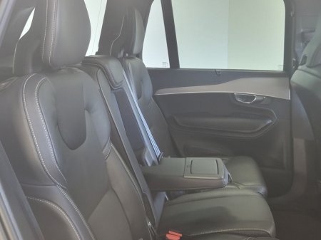 2023 Volvo XC90 - thumbnail 5