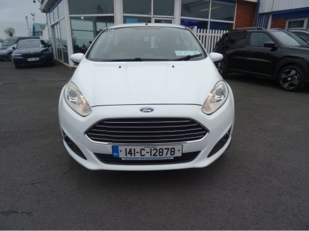 2014 Ford Fiesta - thumbnail 2