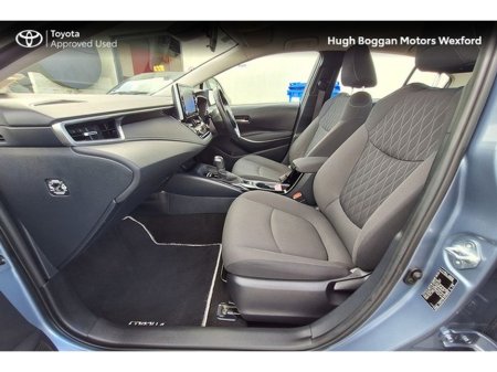 2021 Toyota Corolla HYBRID, REALLY LOW MILEAGE! €22,995 thumbnail