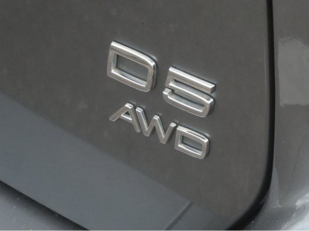 2017 Volvo XC60 2.4D D5 R-DESIGN LUXURY NAV AWD thumbnail