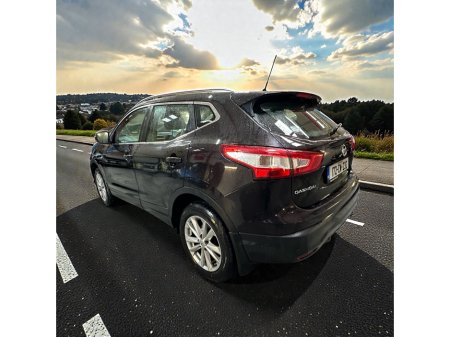 2017 Nissan Qashqai 1.2 PET SV €8,887 thumbnail