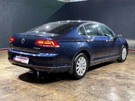 2016 Volkswagen Passat - thumbnail 3
