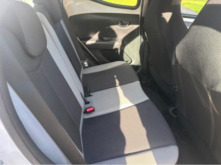 2016 Toyota Aygo - thumbnail 16