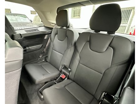 2025 Volvo XC90 MULBERRY RED / PLUS DARK T8 PHEV AWD AUTO PLUS €78,950 thumbnail