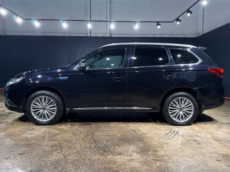 2020 Mitsubishi Outlander - thumbnail 6