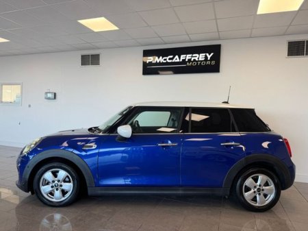 2020 MINI Cooper  €19,995 thumbnail