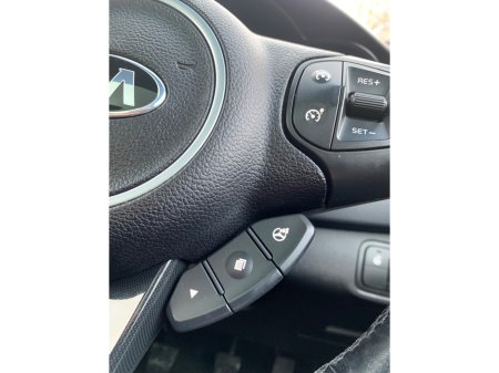 2017 Kia Carens OR RONDO PLATINUM PE 5DR €11,995 thumbnail