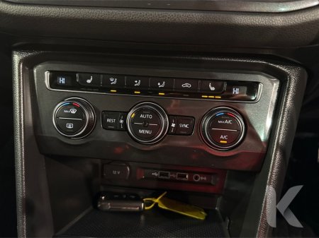 2018 Volkswagen Tiguan 2.0 TDI HIGH LINE 4WD - FULL BLACK LEATHER HEATED SEATS FRONT AND BACK - DIAMOND CUT FACTORY ALLOY WHEELS - CRUISE CONTROL - REVERSE CAMERA €29,950 thumbnail