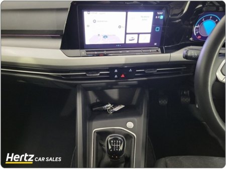 2023 Volkswagen Golf LIFE 2.0 TDI 115HP Diesel Manual €26,995 thumbnail