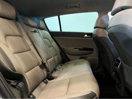 2018 Kia Sportage - thumbnail 18