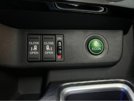 2019 Honda Stepwagon - thumbnail 13