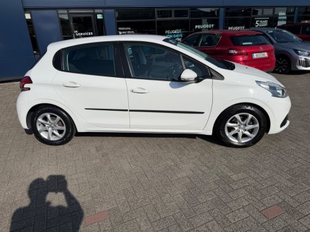 2017 Peugeot 208 - thumbnail 3