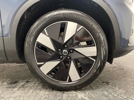 2026 Volvo EX40 - thumbnail 6