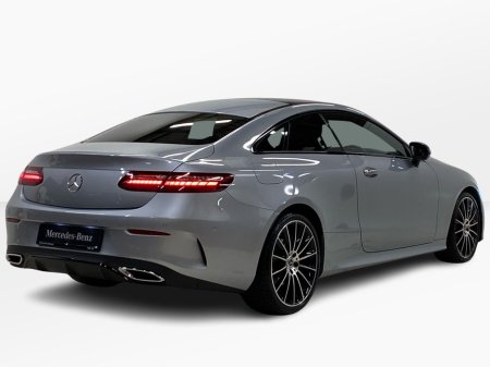 2022 Mercedes-Benz E Class - thumbnail 3