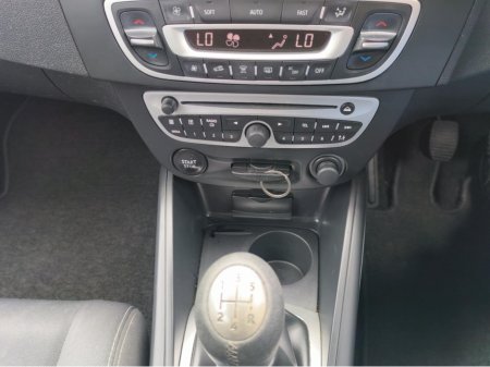 2011 Renault Grand Megane 1.5 DCI TOM 9 TOMTOM ED 90 5DR €3,250 thumbnail