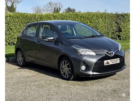 2015 Toyota Yaris - thumbnail 3
