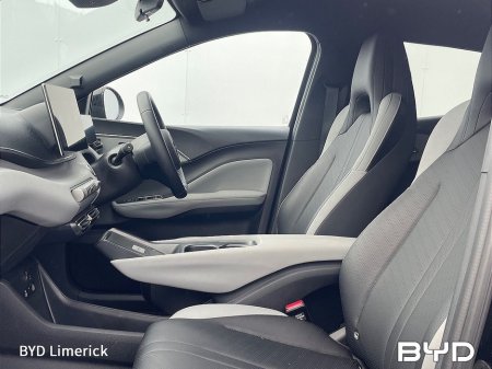 2025 BYD Dolphin 60kWh 204PS Comfort €24,950 thumbnail