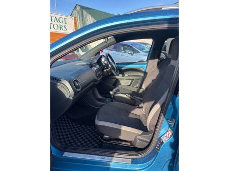 2019 Volkswagen up!  €11,950 thumbnail