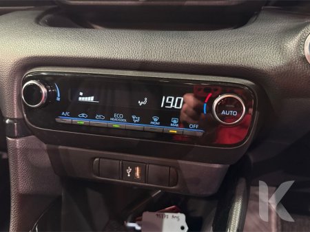 2021 Toyota Yaris 1.5 HYBRID - ALLOY WHEELS- REAR CAMERA €15,950 thumbnail