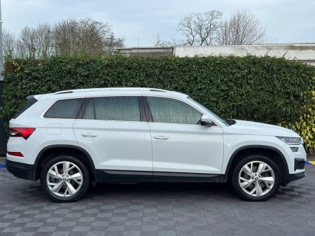 2022 Skoda Kodiaq STYLE 7-SEATER 2.0 TD AUTO // LEATHER HEATED SEATS // APPLE CARPLAY/ANDROID AUTO // BACKSEAT CLIMATE CONTROL €29,950 thumbnail
