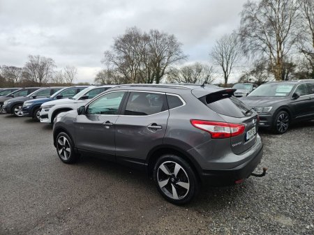 2017 Nissan Qashqai 1.5 DCI N-vision 110PS 5DR €14,500 thumbnail