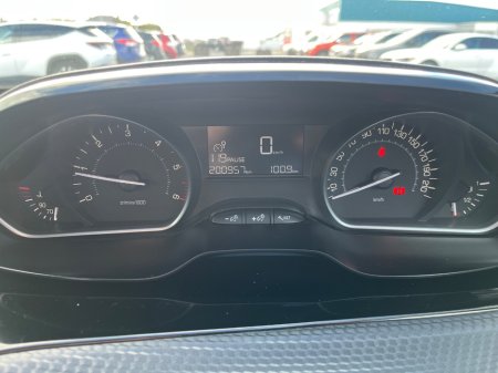 2016 Peugeot 2008 - thumbnail 18