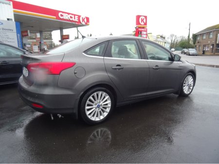 2016 Ford Focus - thumbnail 8