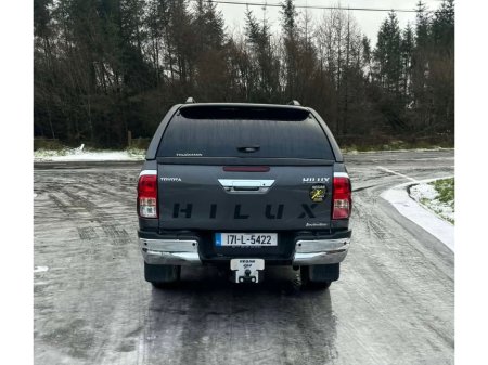 2017 Toyota Hilux  thumbnail