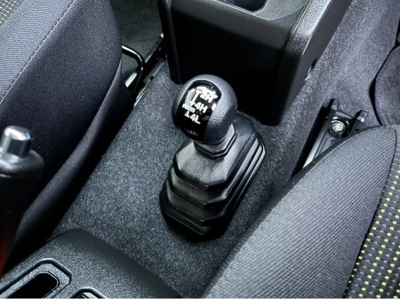 2025 Suzuki Jimny SIERRA 4 SEAT AUTOMATIC 1.5 PETROL  //HIGH SPEC//BRAND NEW//DELIVERY MILES//HEATED SEATS//KEYLESS ENTRY// €37,950 thumbnail