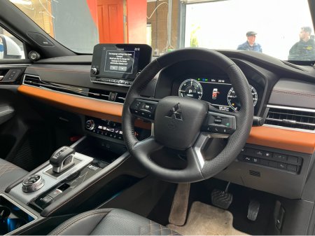 2023 Mitsubishi Outlander - thumbnail 12