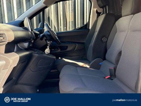 2024 Peugeot Partner PARTNER PRO PLUS 1.5 HDI 100 1 thumbnail