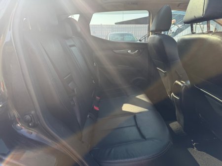 2017 Nissan Qashqai - thumbnail 19