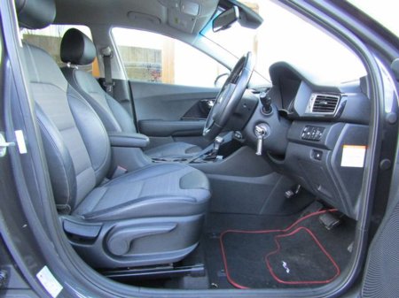 2019 Kia Niro 1.6 GDI 2 104BHP 5DR Auto €17,950 thumbnail