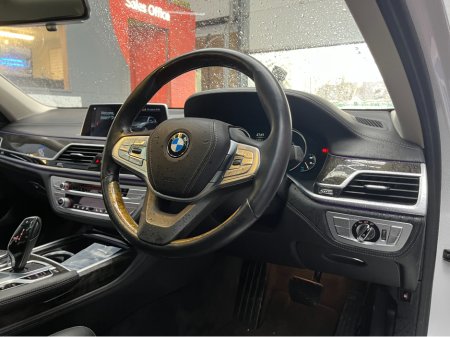 2017 BMW 7 Series - thumbnail 11