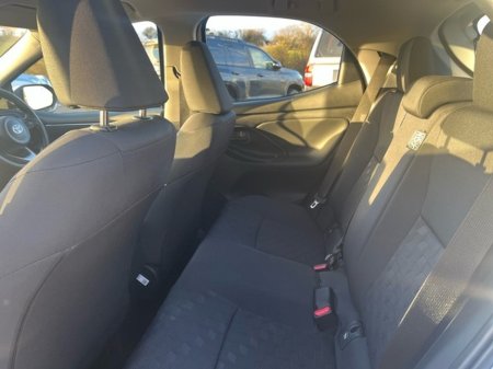 2025 Toyota Yaris - thumbnail 7