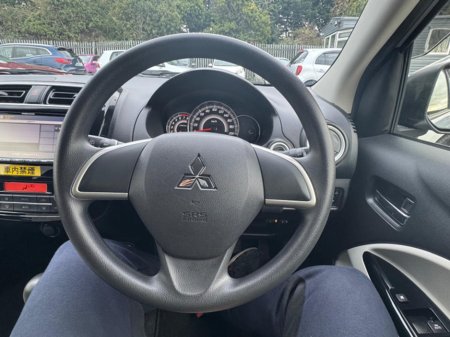 2019 Mitsubishi Mirage - thumbnail 13